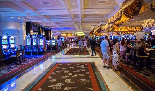 Luxury and Thrills at the Most Iconic Casino Hotels with Unique Attraction